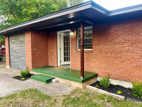1108 Locust Street, Gainesville, TX 76240 — photo 3