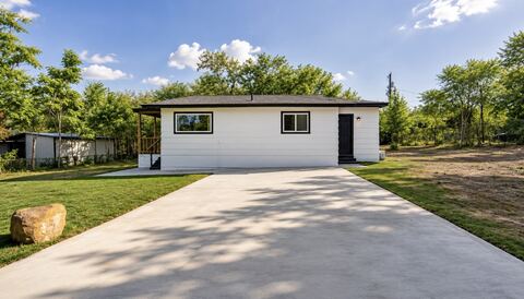 7061 Base Street, Azle
