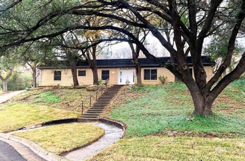 605 Blue Lake Drive, Fort Worth
