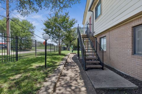 6646 E Lovers Lane 104, Dallas