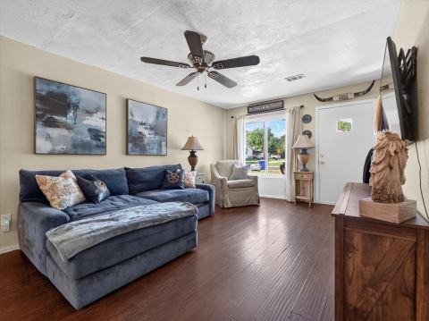 626 E South Street, Whitesboro