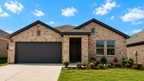 1044 BURNT RANCH Lane, Fort Worth