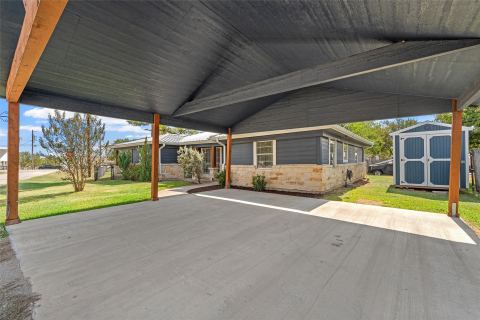 111 N Morgan Street W, Mount Calm, TX 76673 — photo 2