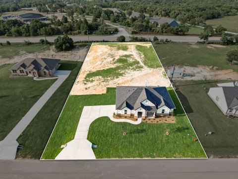 116 Park Hurst Drive, Boyd, TX 76023 — photo 2