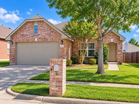 706 Bastrop Drive, Arlington