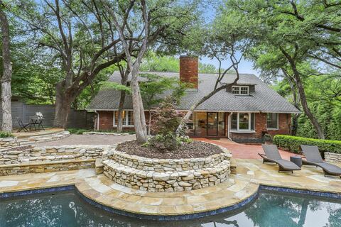208 Rockwood Park Drive, Fort Worth, TX 76107 — photo 2