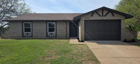 5700 Saddleback Circle, Haltom City