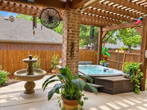 9017 Silsby Drive, Fort Worth