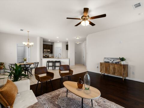 209 Emerald Creek Drive, Fort Worth