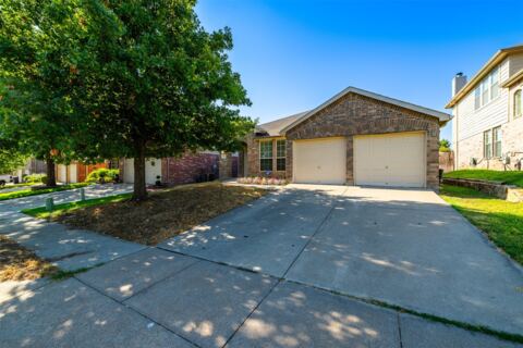 6025 Walleye Drive, Fort Worth