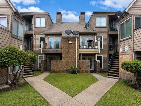9809 Walnut Street 208, Dallas