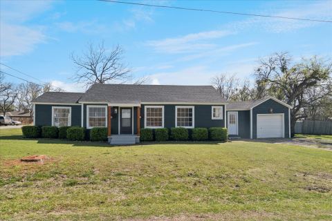 602 W Pecan Street, Celina