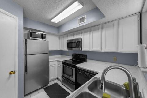 9815 Walnut Street 204, Dallas