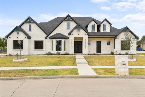 2903 Sunnyside Alley, Ennis