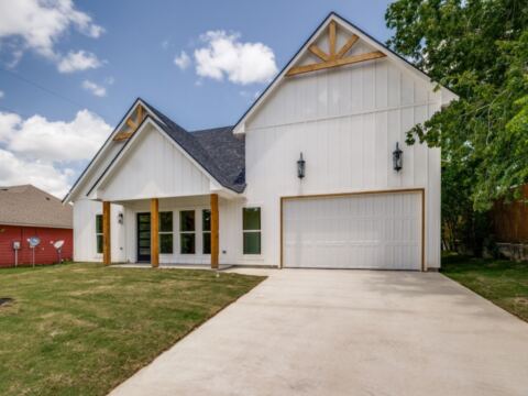 204 W Collins, Decatur, TX 76234 — photo 3
