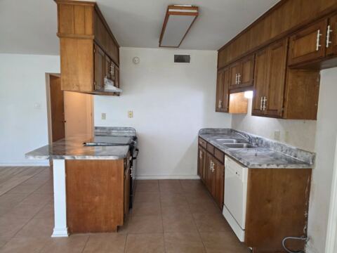 136 Richard Lane, Azle, TX 76020 — photo 3