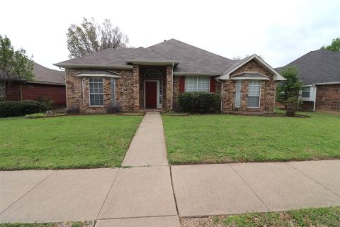 2222 Edinburgh Way, Garland