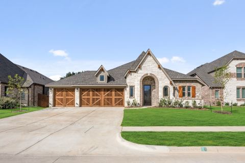 215 Memory Lane, Waxahachie