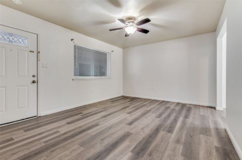 428 N Dallas Avenue 3, Lancaster, TX 75146 — photo 2