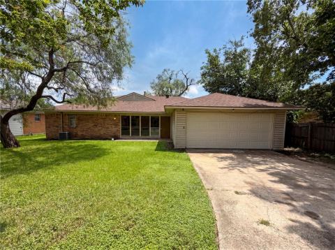 3327 Portlock Drive, Farmers Branch
