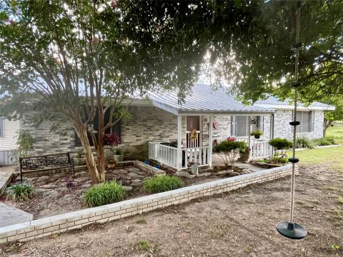 947 County Road 239a, Hico