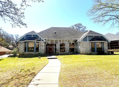 812 Newport Road, Fort Worth