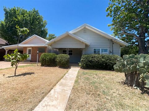 421 N 3rd Street, Jacksboro