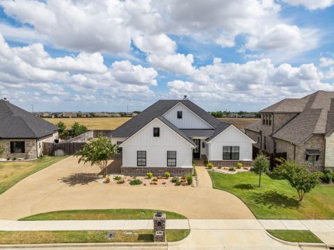 2108 Stinson Court, Lorena, TX 76655 — photo 2