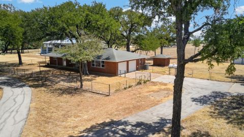 161 Tomlinson Road, Granbury