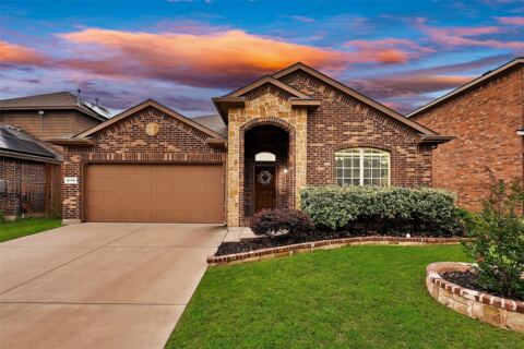 8116 Misty Water Drive, Fort Worth