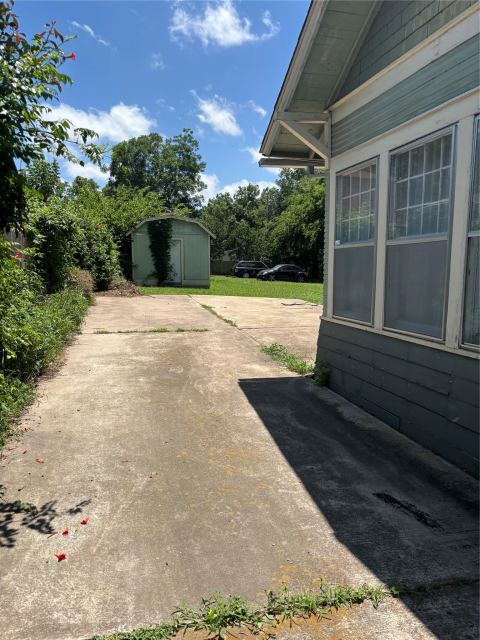 311 W Sam Rayburn Drive, Bonham, TX 75418 — photo 2