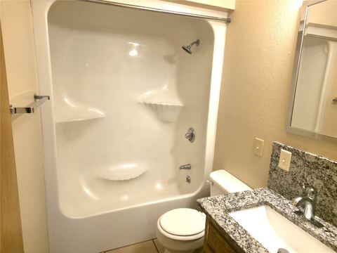 107 E Hallsell Street, Decatur, TX 76234 — photo 2