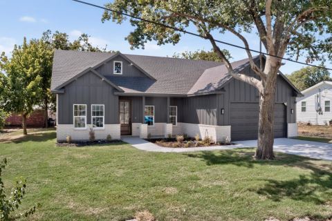 707 W Turner Street, Wolfe City, TX 75496 — photo 2