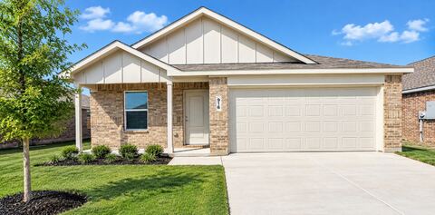 916 Prestonwood Lane, Keene