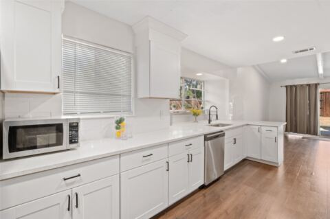 8045 Greenhollow Lane, Dallas