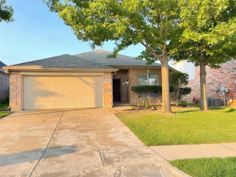 2865 Spotted Owl Drive, Fort Worth