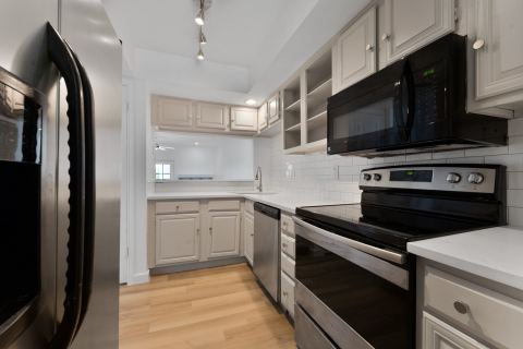 3635 Garden Brook Drive 10400, Farmers Branch, TX 75234 — photo 2