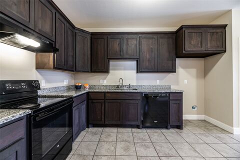7327 Colonial Drive, Forest Hill, TX 76140 — photo 3
