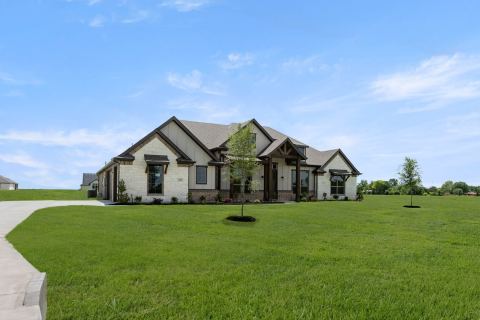 230 Cordillera Lane, Pecan Hill, TX 75154 — photo 2
