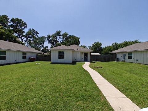 1321 Franklin Avenue, Bonham