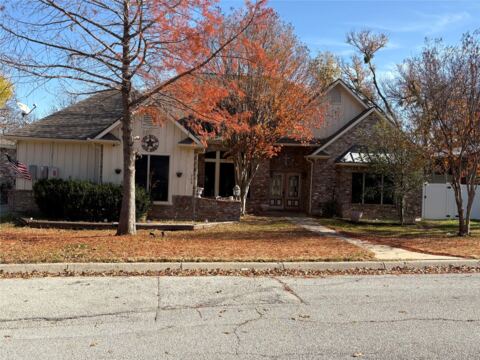 709 Timberview Court N, Fort Worth
