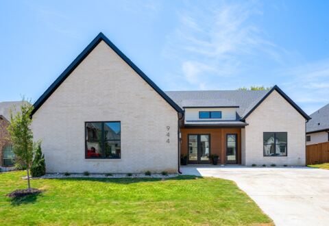 944 Claystone Ridge Drive, Fort Worth