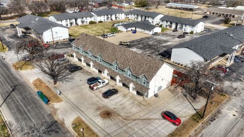 555 S Lillian Street, Stephenville, TX 76401 — photo 2