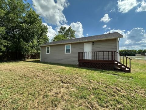 475 Locust Street, Point, TX 75472 — photo 2
