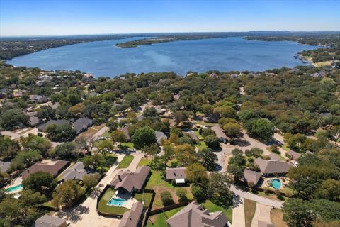 5203 Thunderbird Trail, De Cordova, TX 76049 — photo 2