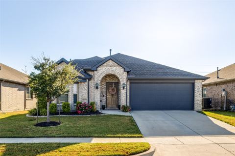 828 Foxtail Bend, Lavon
