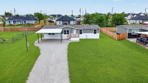 215 Overland Trail, Bridgeport, TX 76426 — photo 2