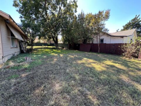 829 W Beddell Street, Fort Worth, TX 76115 — photo 2