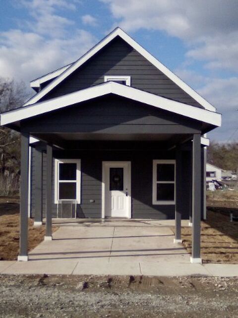 114 E Oak Street, Whitewright
