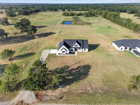 697 VZ CR 3717, Edgewood